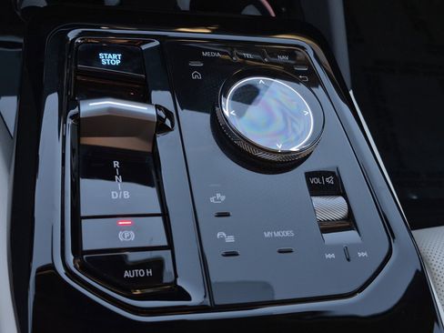 Certified 2024 BMW i5 eDrive40i w/ M Sport Package image 17