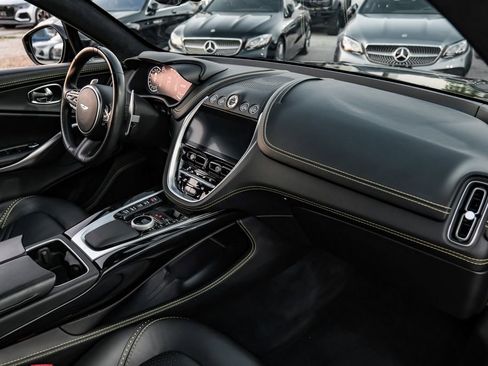 Used 2021 Aston Martin DBX image 10