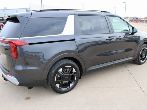 New 2026 Kia Carnival EX image 5