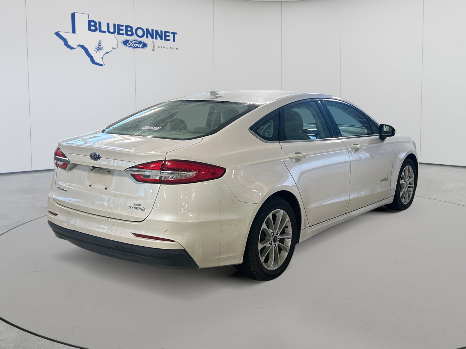 Used 2019 Ford Fusion SE FWD image 5