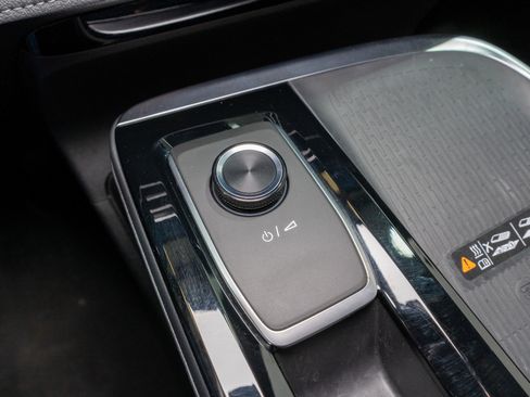 Used 2025 Buick Enclave Preferred image 23