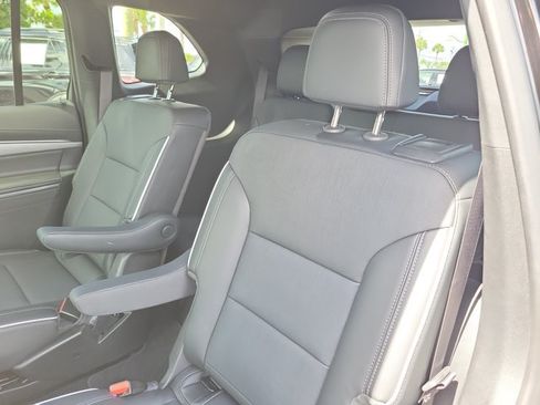 Used 2025 Buick Enclave Preferred FWD image 12
