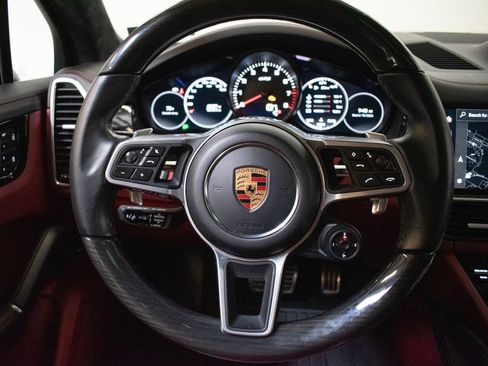 Used 2022 Porsche Cayenne GTS AWD/4WD image 25