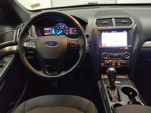 Used 2019 Ford Explorer XLT w/ Equipment Group 201A FWD image 22