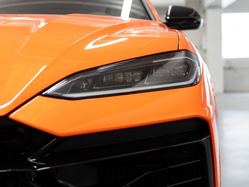 Used 2025 Lamborghini Urus SE image 12