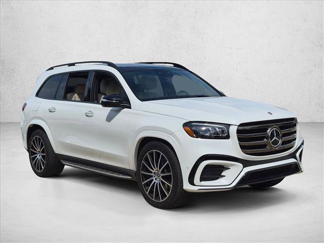 Used 2025 Mercedes-Benz GLS 580 4MATIC image 3