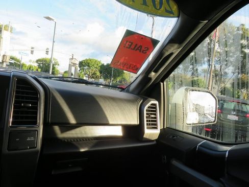 Used 2017 Ford F150 Raptor w/ Equipment Group 802A Luxury image 38