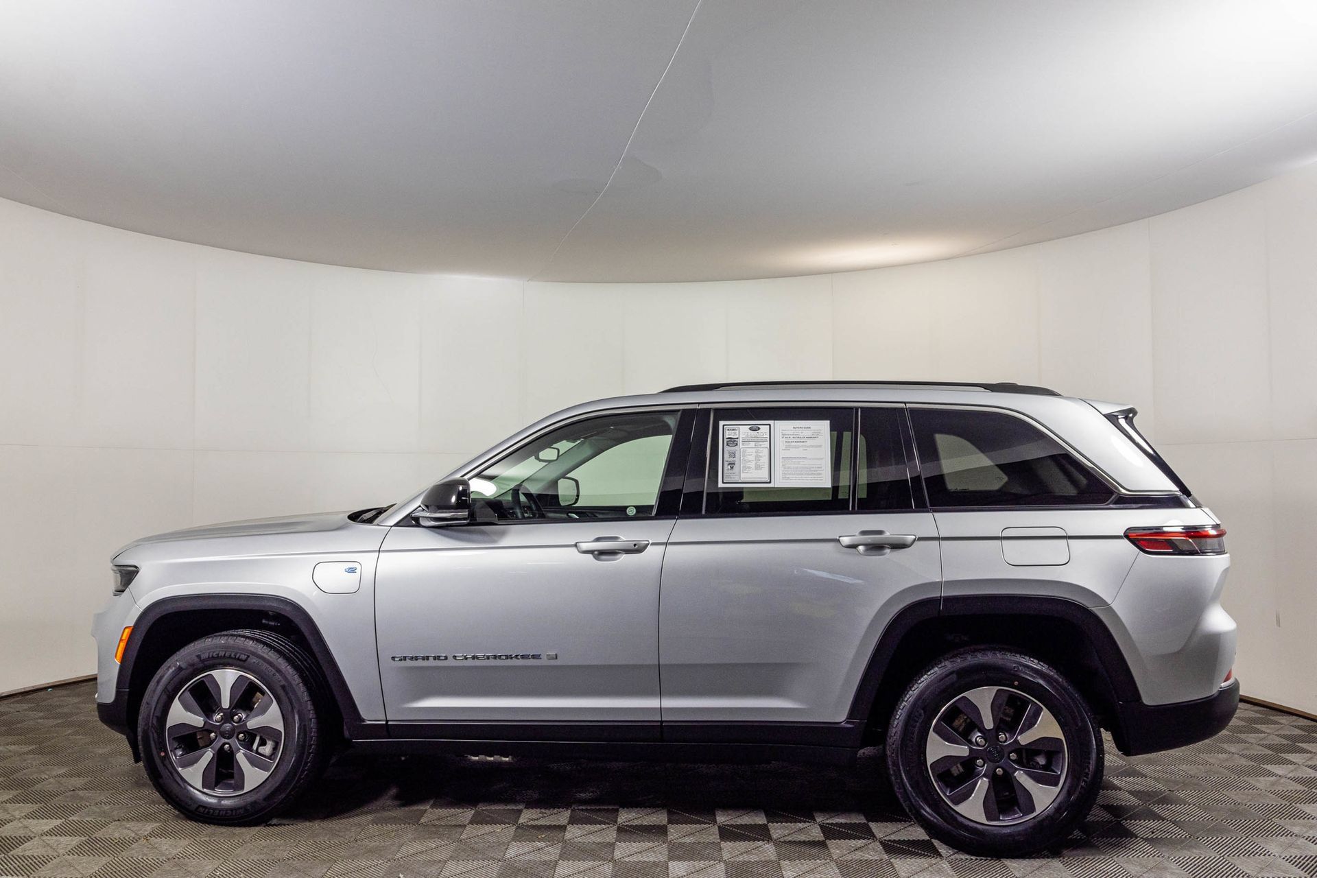 Used 2022 Jeep Grand Cherokee Limited 4xe AWD/4WD image 21