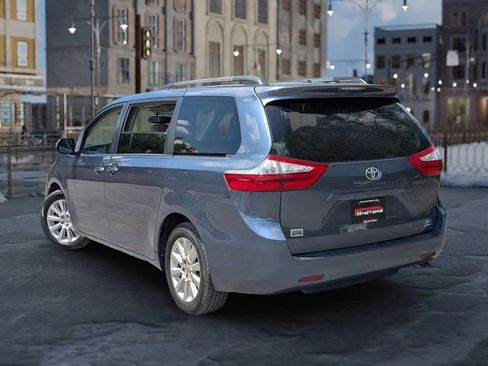 Used 2015 Toyota Sienna XLE AWD/4WD image 5
