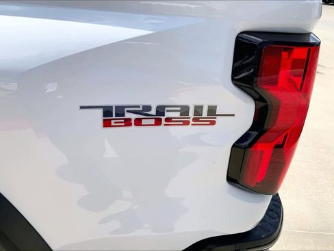 Used 2023 Chevrolet Colorado Trail Boss w/ Advanced Trailering Package AWD/4WD image 10