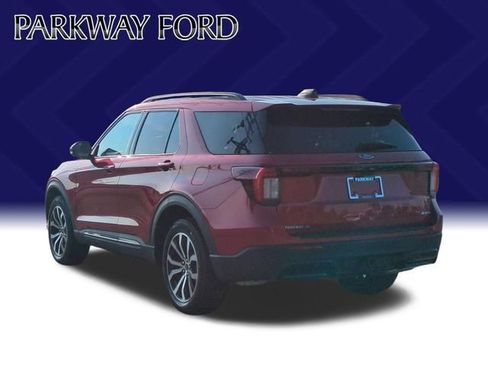 Used 2025 Ford Explorer ST-Line AWD/4WD image 3