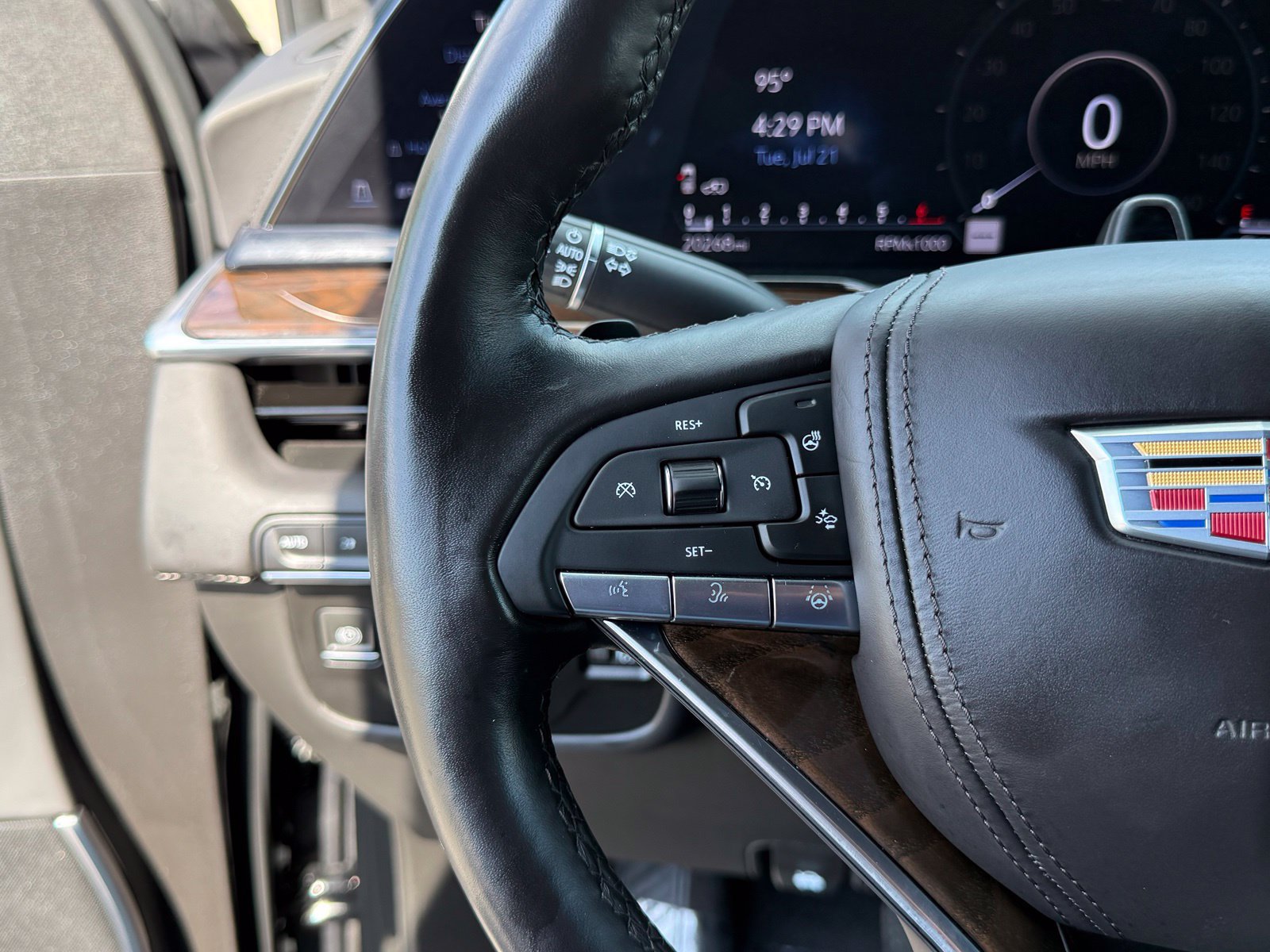 Used 2024 Cadillac Escalade ESV Premium Luxury Platinum AWD/4WD image 26