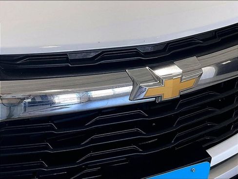 Used 2025 Chevrolet TrailBlazer LT AWD/4WD image 31