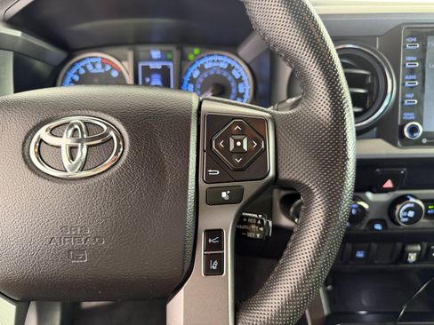 Used 2020 Toyota Tacoma TRD Off-Road AWD/4WD image 24