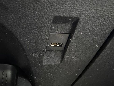 Used 2021 Toyota Corolla LE FWD image 20
