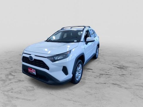 Used 2019 Toyota RAV4 LE w/ Carpet Mat Package AWD/4WD image 6