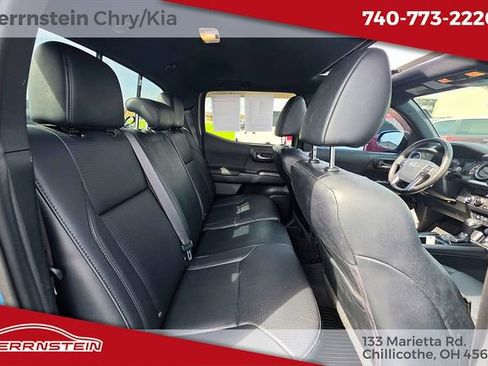 Used 2019 Toyota Tacoma TRD Sport image 25