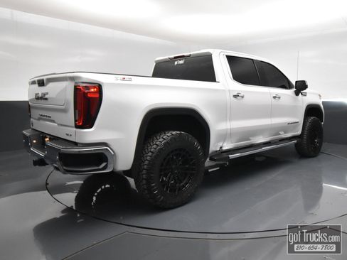 Used 2023 GMC Sierra 1500 SLT AWD/4WD image 47