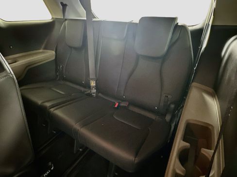 Used 2026 Kia Carnival FWD image 30