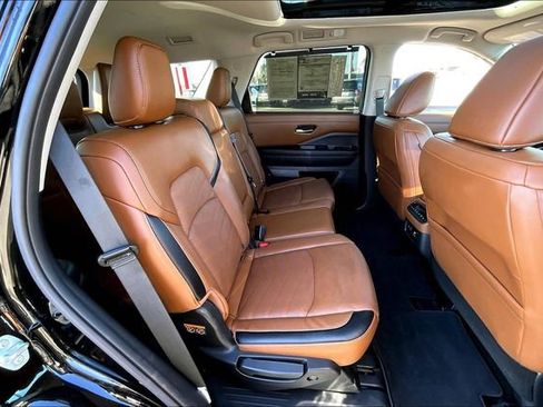 Certified 2025 Nissan Pathfinder Platinum w/ Cargo Package image 20