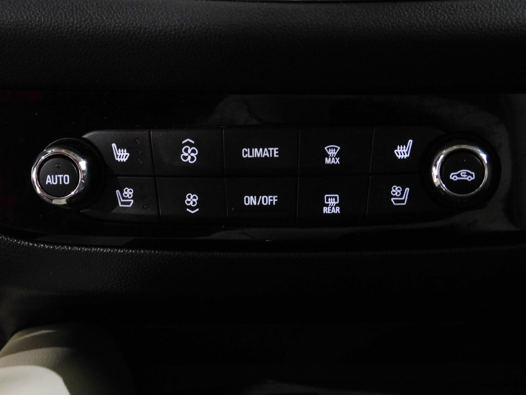Used 2024 Buick Enclave Avenir AWD/4WD image 37