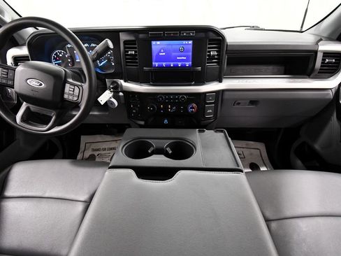 Used 2024 Ford F250 XL w/ FX4 Off-Road Package AWD/4WD image 3