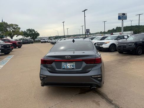 Used 2019 Kia Forte LXS FWD image 8