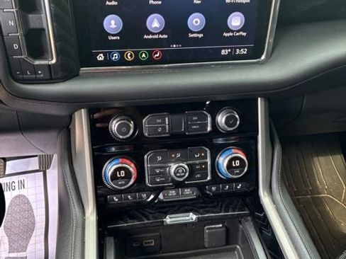 Used 2021 GMC Yukon Denali w/ Denali Premium Package AWD/4WD image 15