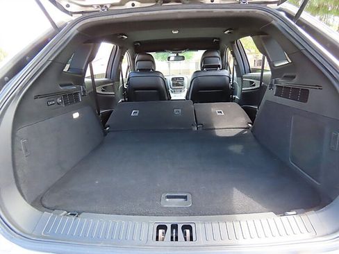 Used 2017 Lincoln MKX Premiere FWD image 33