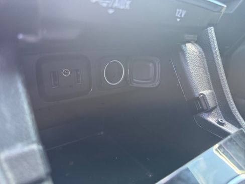 Used 2020 Buick Encore Essence FWD image 21