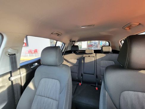 Used 2022 Kia Sportage LX AWD/4WD image 23