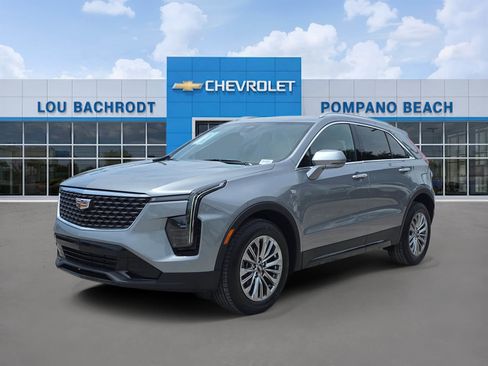 Used 2025 Cadillac XT4 Premium Luxury FWD image 3