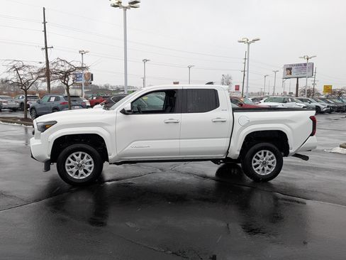 New 2025 Toyota Tacoma SR5 image 4