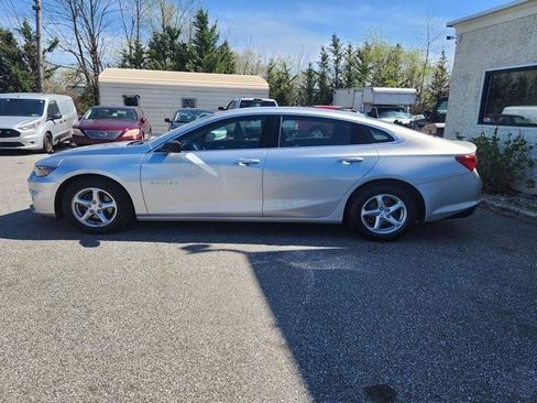 Used 2017 Chevrolet Malibu LS image 4
