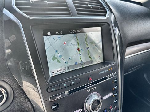 Used 2018 Ford Explorer Limited w/ Equipment Group 301A image 28