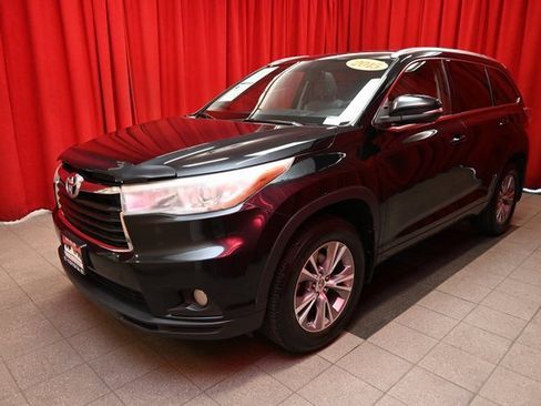 Used 2015 Toyota Highlander XLE image 19