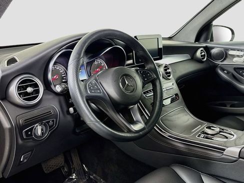 Used 2018 Mercedes-Benz GLC 300 4MATIC image 9
