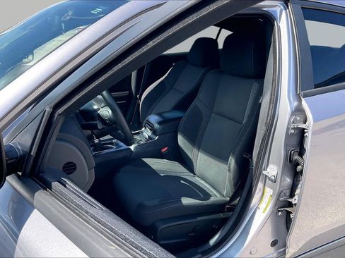 Used 2018 Dodge Charger SXT Plus w/ Beats Audio Group RWD image 9
