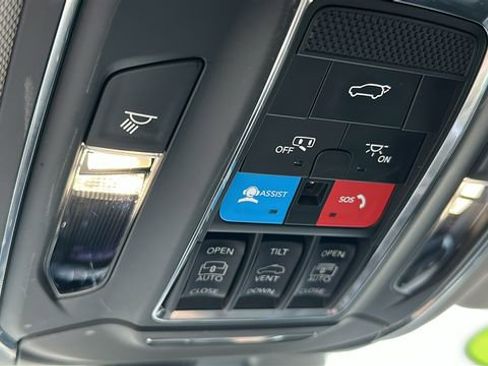 Used 2023 Jeep Grand Cherokee L Limited AWD/4WD image 22