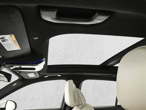 Certified 2025 Mercedes-Benz GLC 300 4MATIC image 17