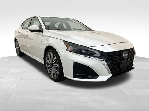 Used 2024 Nissan Altima 2.5 SL AWD/4WD image 7