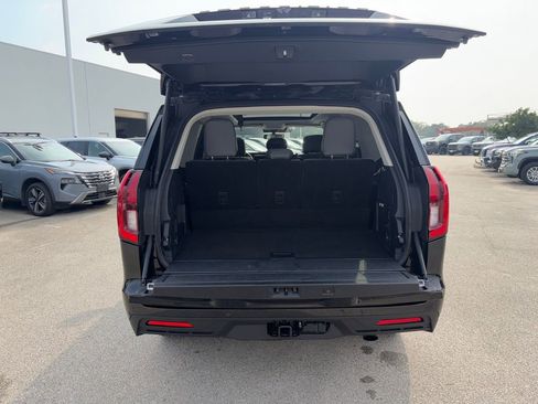Used 2025 Ford Expedition Active AWD/4WD image 28