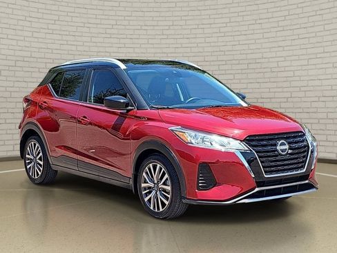 Certified 2023 Nissan Kicks SV FWD image 3