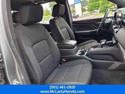 Used 2024 GMC Canyon Elevation w/ Convenience Package AWD/4WD image 16