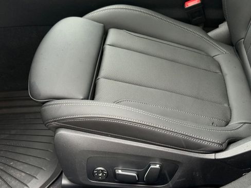 New 2026 BMW 330i xDrive Sedan w/ Convenience Package image 17