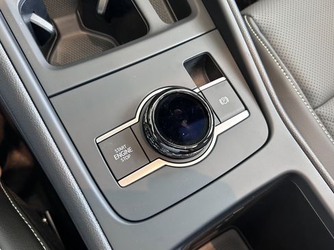 New 2026 Volkswagen Tiguan SE R-Line image 10