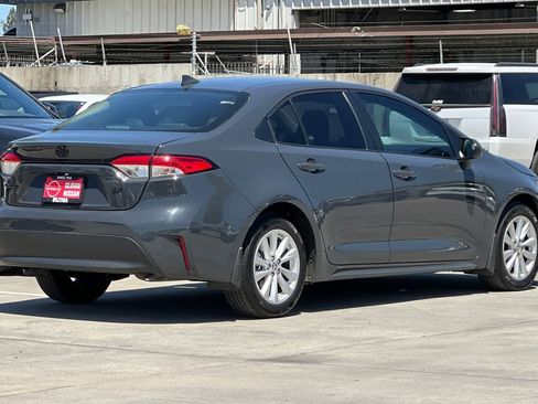Used 2024 Toyota Corolla LE w/ LE Premium Package FWD image 3
