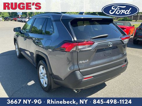 Used 2021 Toyota RAV4 XLE w/ XLE Grade Weather Package AWD/4WD image 6