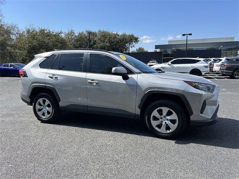 Used 2020 Toyota RAV4 LE image 3