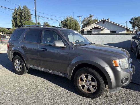 Used 2011 Ford Escape Limited w/ 302A Rapid Spec Order Code FWD image 3